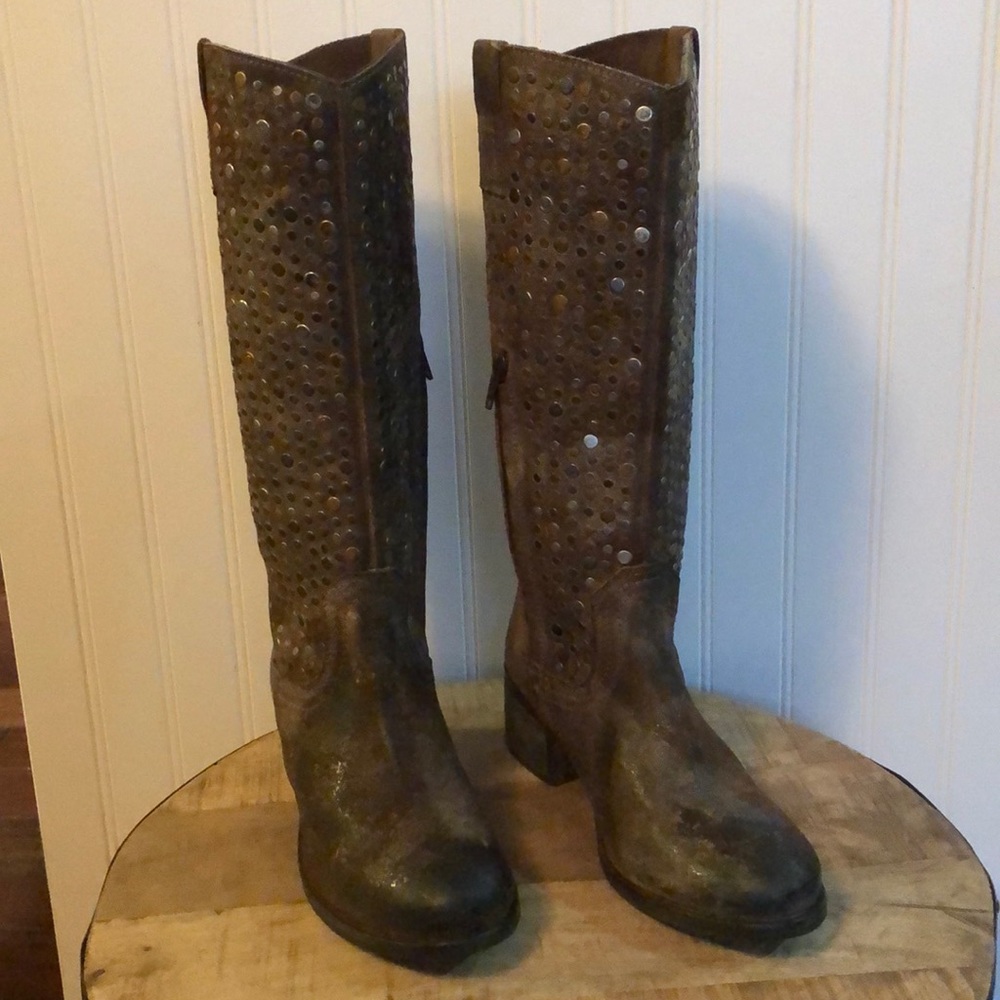 Leather boots